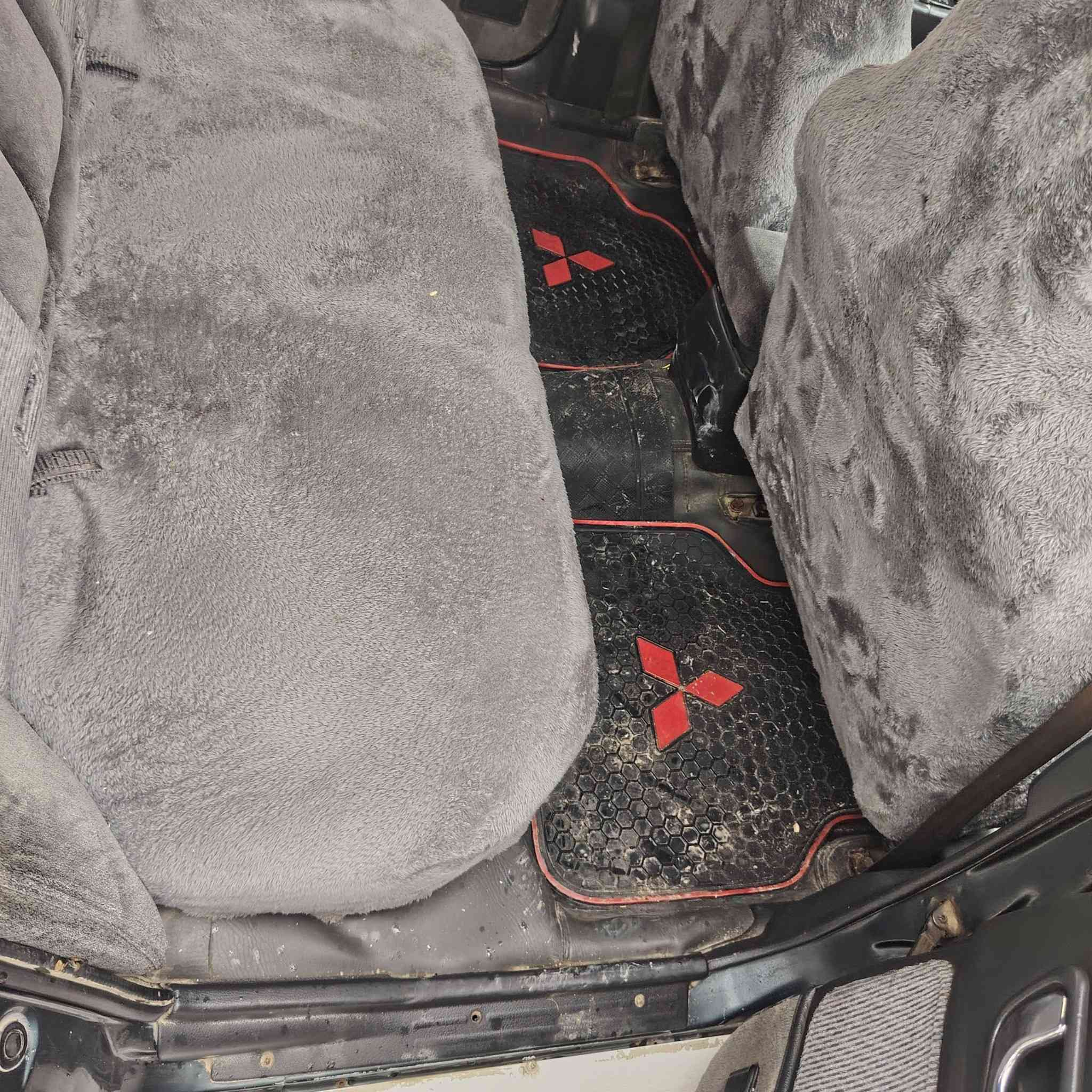 سلام عليكم مسبوشي كلنت لبيع موديل ١٩٩٢ سياره خير من الله كير محرك 18 بشرط تبريد ثلج تدفئه نار رقم سليمانيه دولي   تخم تاير جديد   كهربائيات كلها شغاله بلاديه بيه صفحه نكش بصفحت السكن *********** السعر 46 وبيه مجال
