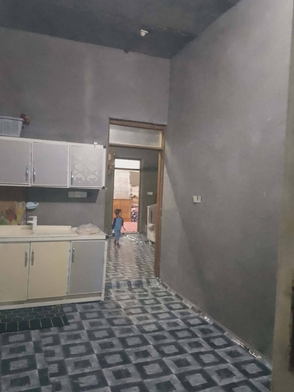 بيت البيع مساحته 150 يتكون من غرفتين وصاله مطبخ وصحيات داخليه منور صحيات خارجيه ستقبال  بيت عوزه مخمر سيراميك يبعد عن شارع 70 متر الصخين مقابل شارع المصطفى
مكتب الأفق للعقار والمحاماة شارع بغداد تقاطع الازدهار 
*********** 
السعر 45
بيت البيع مساحته 150 يتكون من غرفتين وصاله مطبخ وصحيات داخليه منور صحيات خارجيه ستقبال  بيت عوزه مخمر سيراميك يبعد عن شارع 70 متر الصخين مقابل شارع المصطفى
