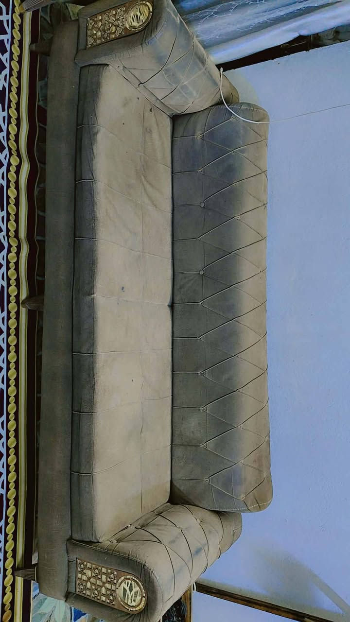 تخم 7 مقاعد اي ضرار مابي 180 
طباخ شغال ب75
 بغداد بياع المعالف
شعدكم غراض دزوهن لي ابيعه لكم ثاني يوم لتواصل خاص او ع طريق واتساب ***********
