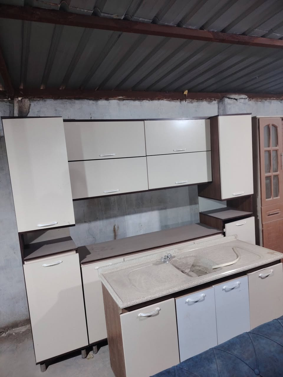 المجمع الوربي مقابيل المحطه وقود المحاويل الحكومي
البيت التركي الأثاث الجديد 
احمد عيدان الخفاجي ***********
كاظم عيدان ***********
