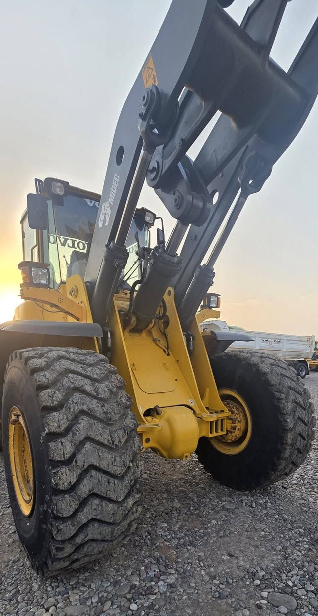 للبيع - بۆ فرۆشتن رەقم سلیمانیە
———————
عفار  : VOLVO
حجم : L120E
موديل : 2003
مکان   :اربیل قضا ٕخبات معرض باران
—————————
بۆ زانیاری زیاتر پەیوەندی بکەن بەم ژمارە تەلەفۆنە 

***********
***********
