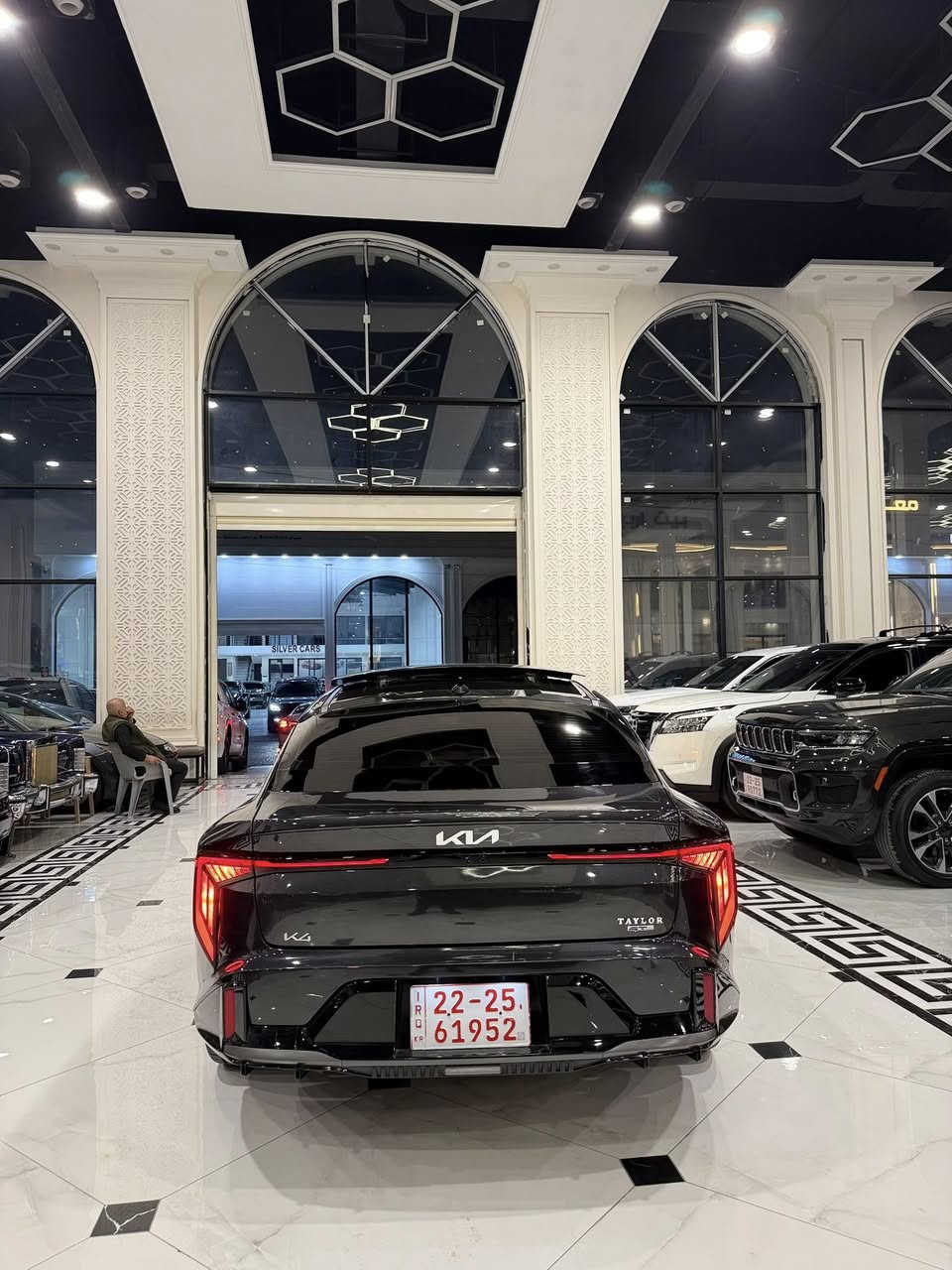 كيK4 وارد امريكي موديل 2025 محرك2.0دوش يعني مرغوب مواصفات GT فول شاشه جبيره كاميره خلفي شاشه بلكامل الكتروني بصمه شغال عن بعد بانوراما كشنات جلد كشنات كهربائي كشنات خزن كشنات جلد كشنات تتفيه🔥استيرن تتفيه🔥بريك بصمه موبايل 📱 
وايليس داخل لونين بلادي اشاير مريات رادار جانبيات رادار امامي حساس خلفي لايت ليد زينون ويل كروم تحكم استيرن تحديد سرعه تحديد مسار شفتات استيرن بعد هوايه مواصفات بيها سياره مكفوله من اي نواقص كله بشرط ضرر كلش خفيف فقط جملغ وراس بونيد بيها تعديل BDR يعني سياره بدون صبغ بدون تبديل بدون شخوط بدون بقسات بدون ارباك كله سليم بشرط سياره بجم رادار راديترات كله بلادي بشرط سياره ماشي ١٠٠٠ الف يعني زيرو مكان سياره إربيل شريكه ابو ظبي كارس 
سعر. 182$😳🔥سياره بدون رقم تترقم شمالي فقط 

*********** وتساب 
*********** و
