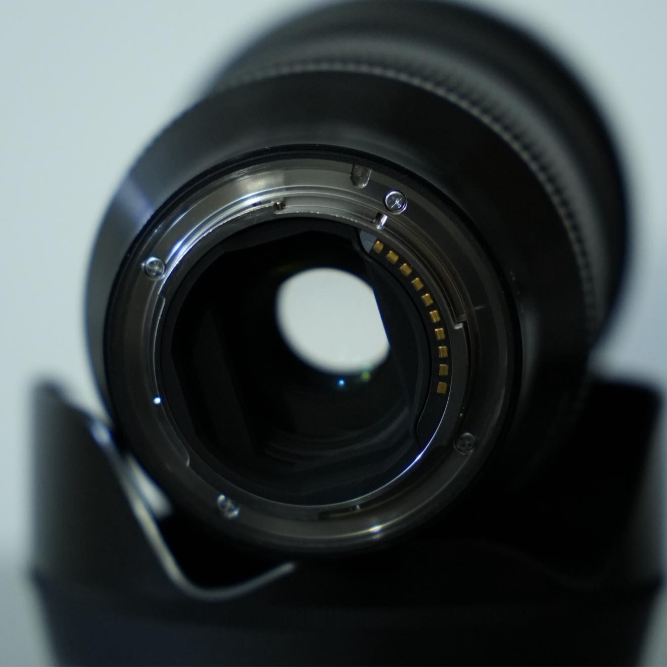 للبيع فقط عدسة سكما 24-70 2.8 للسوني غراضها كاملة جنطة وقبقات وهود وكارتونة
السعر مليون وبيها مجال بسيط كلش ونظافة العدسة مبينه بالصور والزجاج مالتها مابي خدش 
مكاني بغداد 
وهذا رقم تليفون ***********
