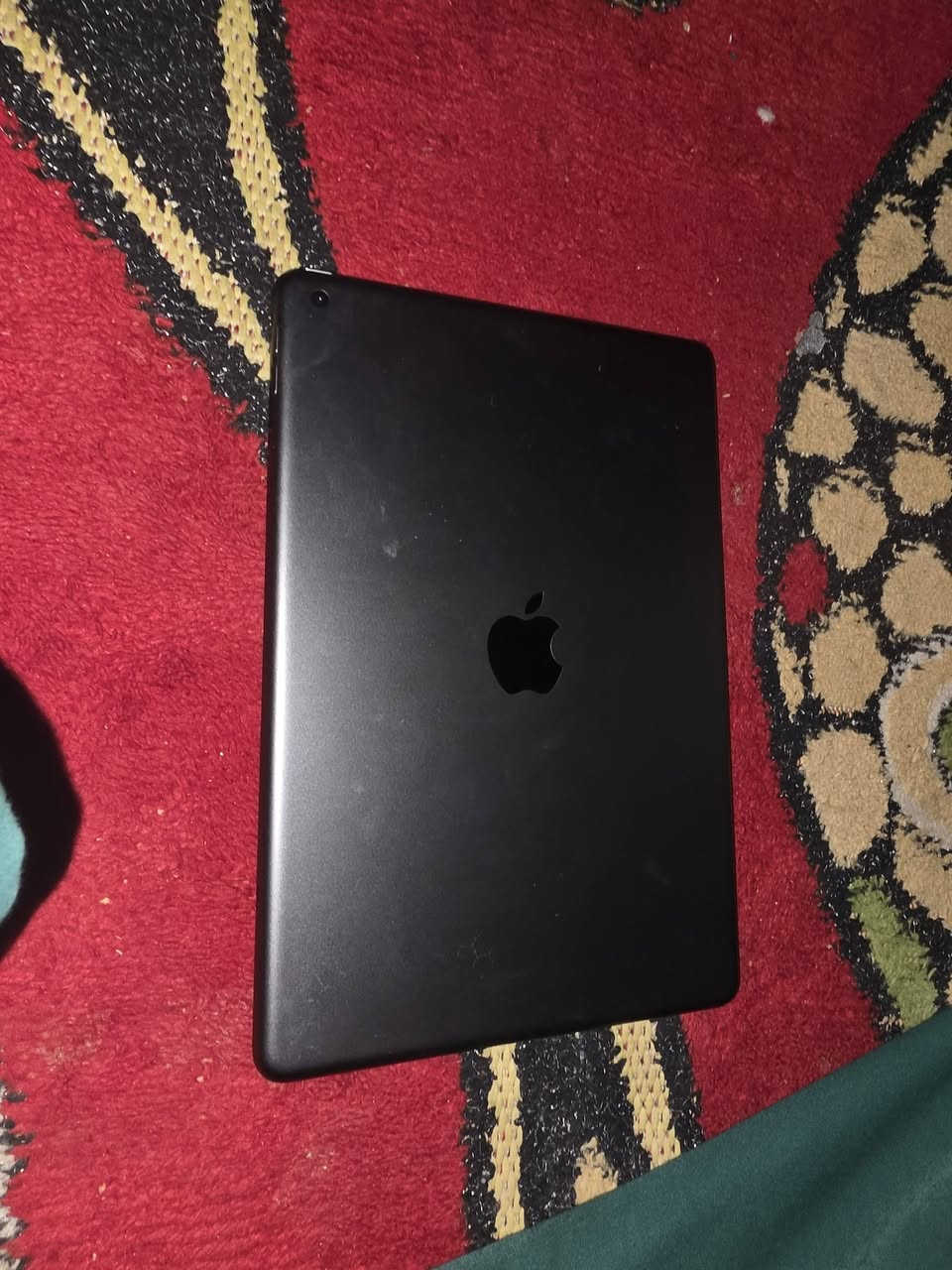 🔥 للبيع iPad 9 الجيل التاسع 🔥
✅ السعة: 64GB ✅ الإصدار: iPadOS 27 ✅ المعالج: Apple A13 Bionic الجبار ✅ الشاشة: 10.2 إنچ Retina HD بألوان ودقة ممتازة ✅ البطارية: تدوم لساعات طويلة ✅ يدعم قلم Apple Pencil (الجيل الأول)
🎮 إذا تدور جهاز للدراسة، الشغل أو الألعاب فهذا خيار قوي جدًا.
يشغل أشهر الألعاب مثل: • PUBG Mobile • Call of Duty Mobile • eFootball • Free Fire • Roblox • Genshin Impact
ويقدم أداء سلس، ومعظم الألعاب تشتغل بثبات لحد 60 FPS حسب اللعبة وإعداداتها، لأن شاشة الجهاز 60Hz.
💥 جهاز عملي، سريع، وأداؤه ممتاز، ويعتبر من أقوى الأجهزة ضمن فئته السعرية. 220 وبي مجال  كربلااءء او مراوس حسب القناعه 
📞 للتواصل: ***********
