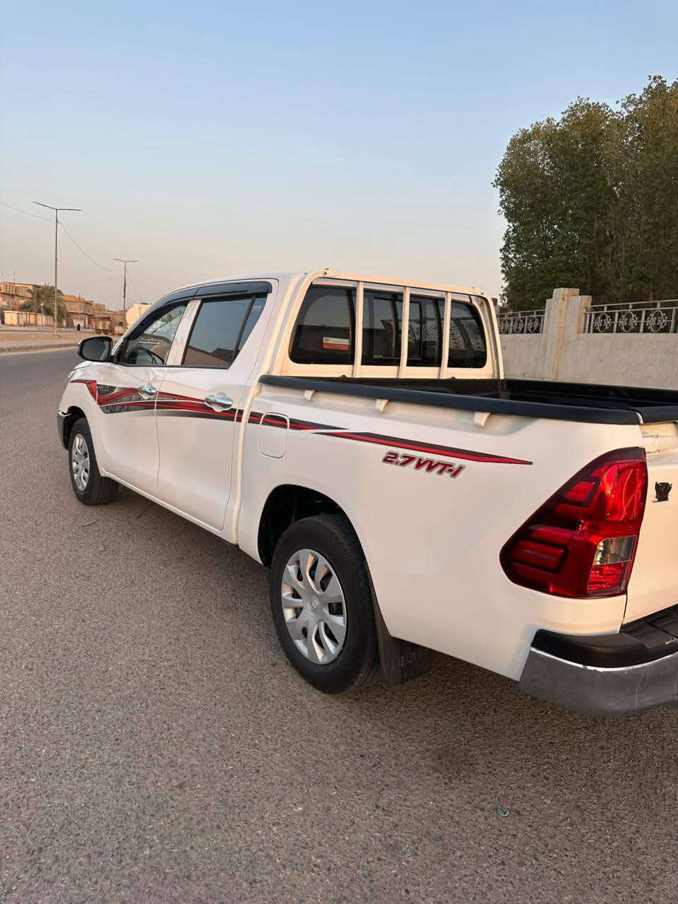 سلام عليكم تيوته 25 ماشيه 40الف مكفواله مرقم مثني سعر 258 وبيه مجال مكان سماوه ***********
