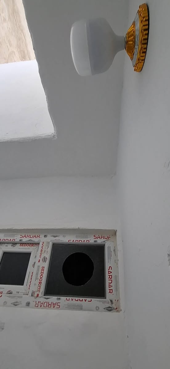 كل عام وانتم بالف خير 
السلام عليكم مشتمل مساحه ١١٥ متر بلرحمه خلف افران صمون السلام موالمربع الاول المربع الثاني كهرباء ماء مجاري بورسلين ابواب سقوف ثانويه كله جديد قاطين غرفه فوك وغرفه تحت واستقبال وصاله وحمام داخلي ومنور وممشه كله جديد تانكي ماء ١٥٠٠ لتر وسخان ١٤٠ لتر وماطور ماء ومغسله   مراوح سقفيه كاونترات وياه بس جيب غراضك  واكعد تريد تستثمره ايجار ب٢٠٠ الف اقل شي وباسمي للاستفسار *********** السعر ٧٥ مليون واذا مراوس بسياره وفرق اراوس كورلا او النترا ومن الله التوفيق
ملاحظه اني حاليا ساكن البيت والبيت باسمي 
للاستفسار اما علا الرقم او علا الصفحه ومن الله التوفيق
