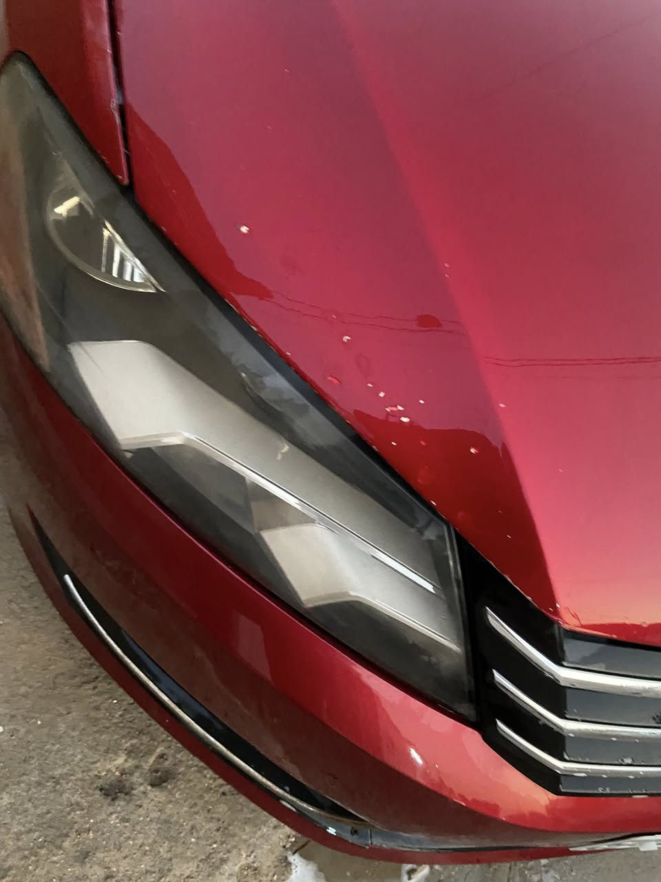 فولكس واكن باسات ٢٠١٥
محرك ١٨٠٠ توربو 
مكينه كير مكفولات 
ضربتها مثل مموضح السياره عليها ادامه كامله متصرف دينار 
البنيد بي جراد بيها طخطخات خفيفه مثل مموضح بلتصوير 
المكان بغداد الزعفرانيه 
***********
السعر: ١٢٣ ورقه
