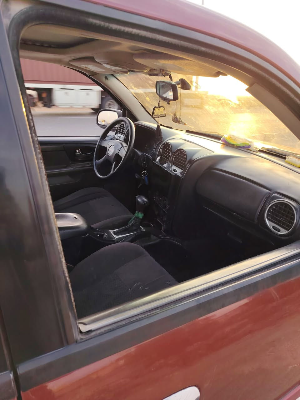 جمسي انفوي موديل ٢٠٠٨ رقم بغداد انكليزي بأسمي السياره موجوده بالبصره السعر ٧٥ ترهم مراوس
كير ومحرك شرط
حداديه فول كهربائيات شغاله
بس التبريد عاطل..
العنوان البصره ***********
