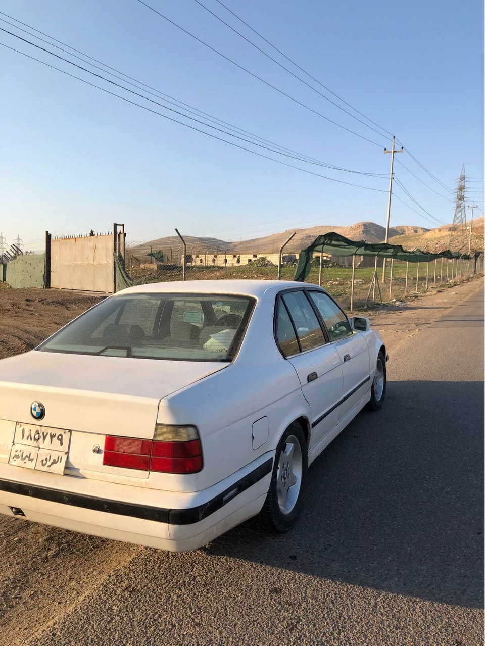 BMWمۆدیل 1991مەکینەی 525 گئڕ ئادی گئڕو مەکینەی بەشەرت کارەبای هەموی ئیشەکا چوار تایەی تازەی لەژئرایە سە یارەکە ڕەقەم سلئمانیە تەحویلو غرامەی بەشەرت سعری 38گەڵاو مەعامەلە ژمارە *********** السليمانية, العراق
