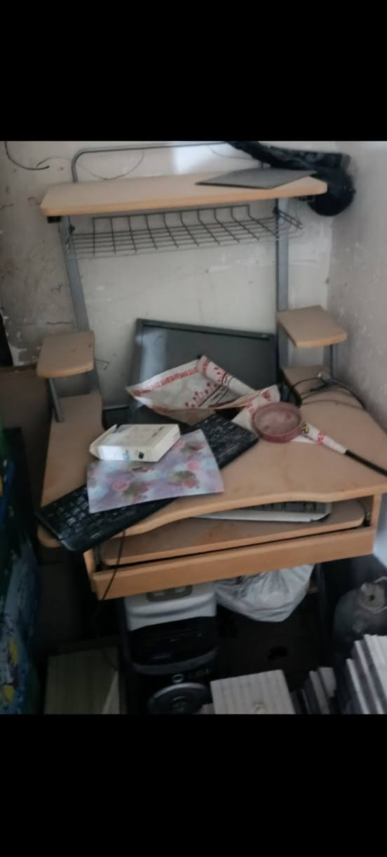 أغراض للبيع *********** المكان حله شارع 100
