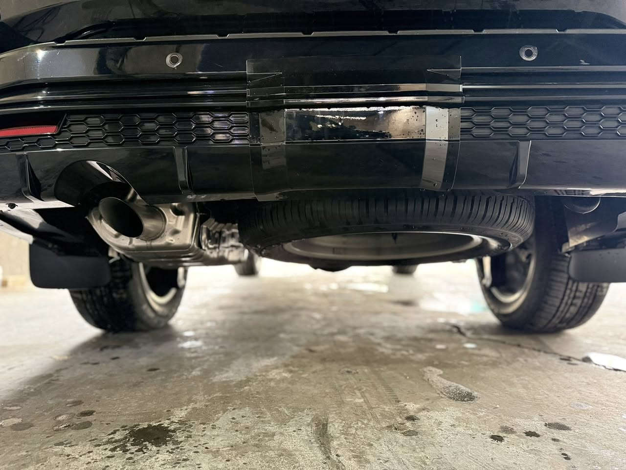 لاندكروز 2024 VXلمتدد تنفس طبيعي رقم اربيل تحويل جديد تضليل بسنويه 80‎%‎مغلفه PPF مكفوله من رصعه سعر 770 
فول موصفات 
دفدي 
٤ كامرات 
خزن ميموري
جميع الكشنات كهرباء 
جنطه شفط 
رادار خلفي 
حساس امامي خلفي 
جلد شاحن 
كشنات تدفئه تبريد 
مري شفط 
٥ بصمات
٣ شاشات تطبيق 
توقف ذاتي خلفي امامي 
١٩ سماعه
ماشيه 15 لف 
باقي المواصفات معروفه 
للستفسار ***********
