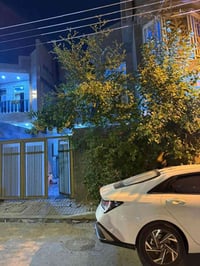 بيت طابقين للايجار في منطقة ياسين خريبط بناء حديث يحتوي ست غرف  بالاضا...