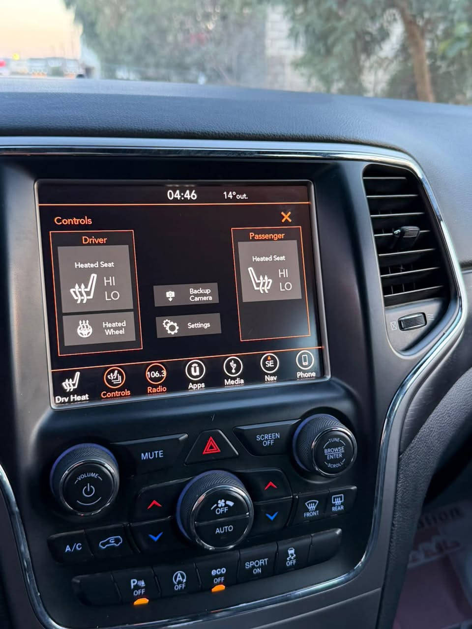 جيب18بلاك توب
حادثها جاملغ وبنيد
رقم بغداد
ماشيه96
السعر205وبيها مجال
***********
