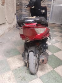 دراجه للبيع شغاله بس ابيعهة كوم حديد صيني بيهة مكينه عدله ابيعهة كوم ح...