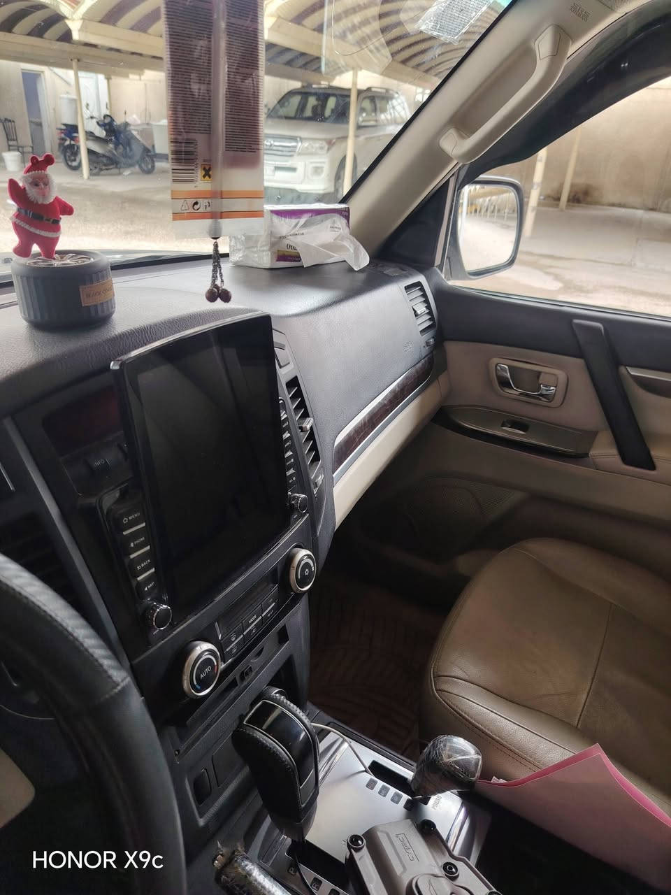 السلام عليكم باجيرو رقم بغداد بسمي  ٢٠٠١٤ فول مواصفات حبتور لو صدفي حجم المحرك ٣٥٠٠ سياره اي نقص مابيه  فظل من الله مكفوله من الحادث فقط صبغ جاملغات خلفيه اثر بطش طاشين عليه ولد الحلال فقط  صبغ لا معجون ولا غير شي دكه جاكوج مابيه محرك كير مكفولات شركه ممفتوحات ابد مكاني بغداد الاسكان ***********   ***********
