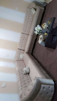 ديوان • ١١ مقعد