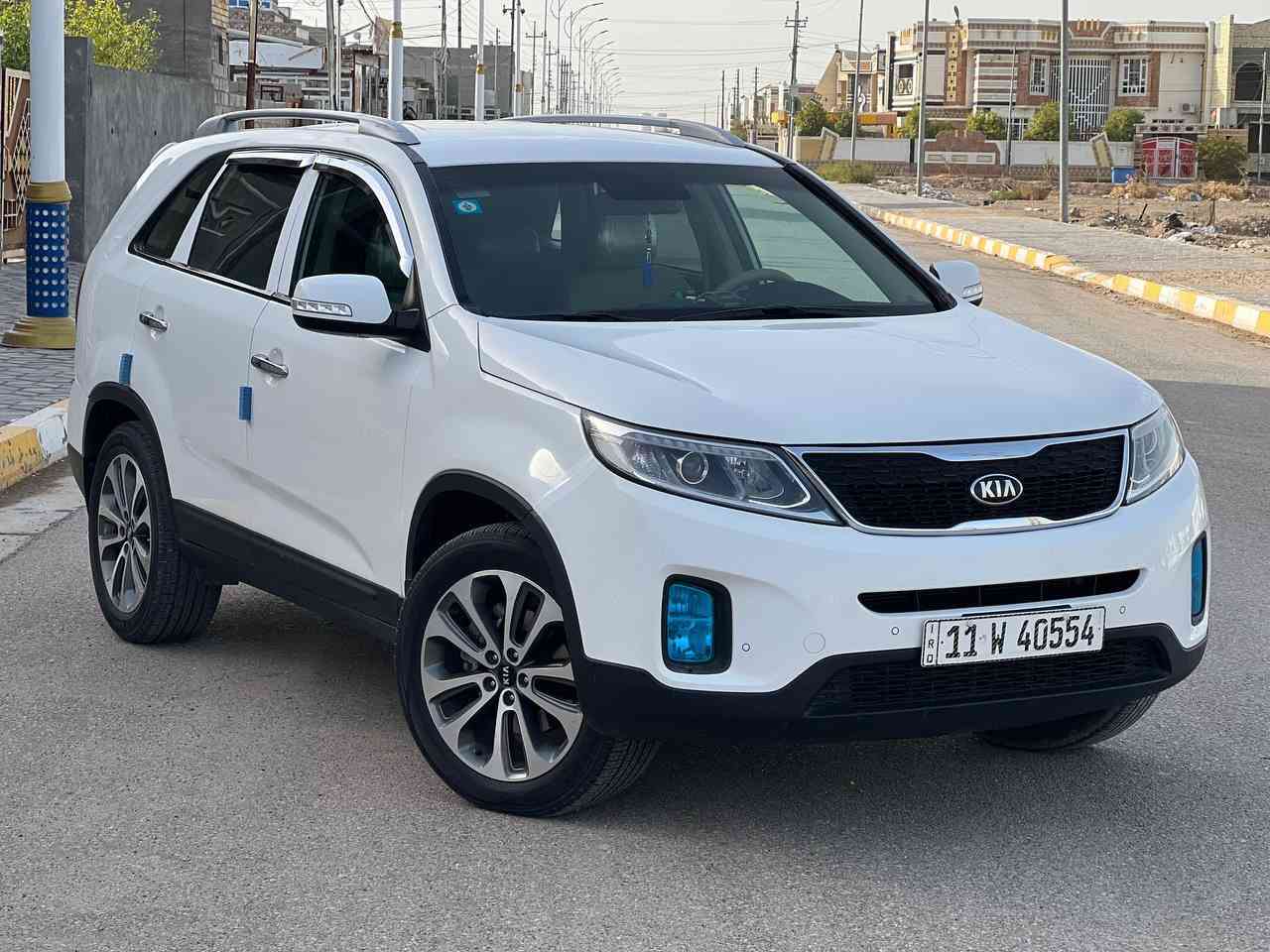 السلام عليكم

كيا سورنتو للبيع 

موديل  2015 خليجي

فور ويل+ مانع انزلاق 

محرك  6سلندر محرك وكير مكفولات شركة برقي ما مفتوح بيهن 

تحكم ستيرن

تحكم سرعه بالستيرن 

شاشه ترحيب 

يدات نيكل

منظومه زنون

لدات امامي خلفي

علامه السورنتو مضيئه بالدوسه

مري جانبيه شفط

جرص سرعه عند 120

بصمات عدد 2

اشاره ترحيب عند التقرب من اليدات

حساسات 8

كامره خلفيه

شاشه لمس 

انظمه قياده 4

نظام ايكو اقتصادي 
السياره جديده واحلى من الصور ماشيه 110 الف
سبعه راكب
داخل جلد بلادي
مكان السياره عامريه الصمود للاتصال
***********
ملاحظه السياره بيهه طخه بالبابين عكس السايق
مبدلات شركه ومصبوغات 
السعر 165 وبها مجال
