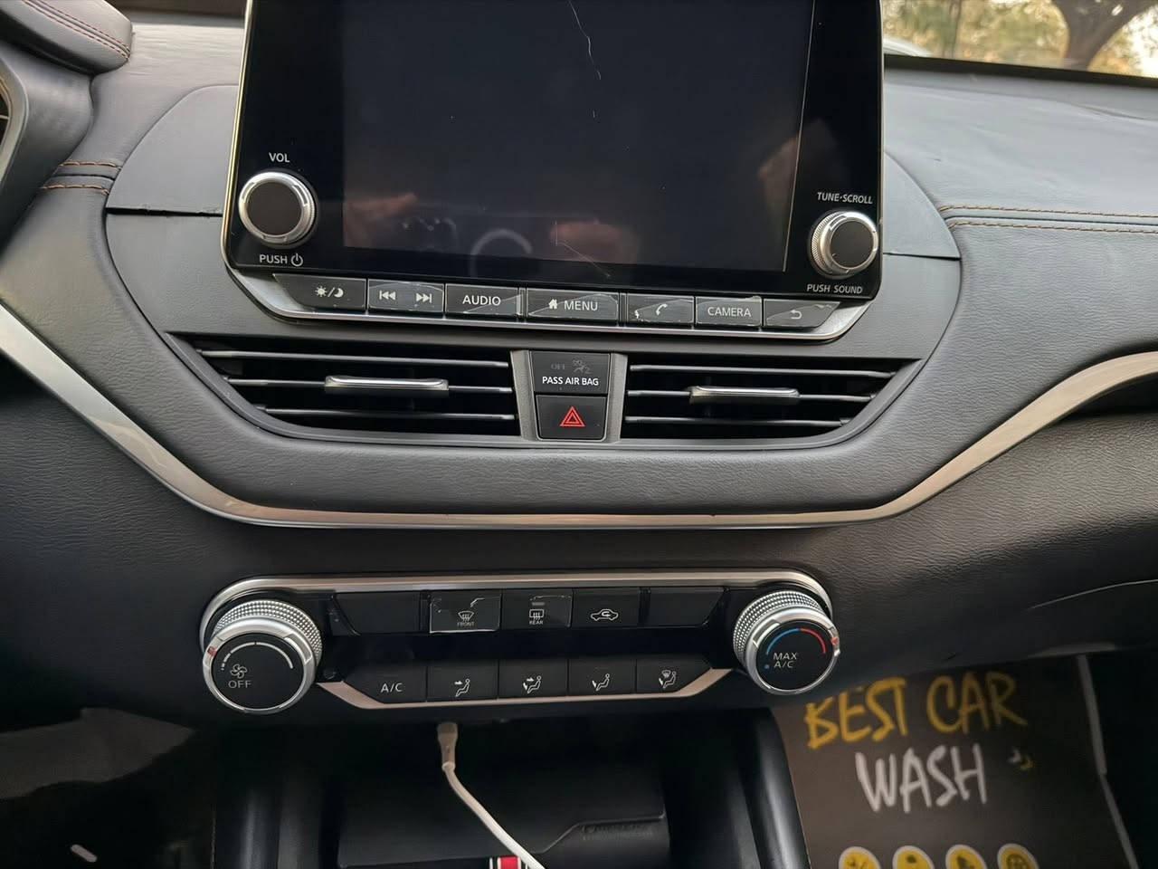 سلام عليكم
التيما 2022 لون ازرق 
جاملغ وبنيد مبدل ومصبوغ 
تصليح بالشاصي الايسر بسيط كلش
ماشيه 24 الف ميل حقيقي 
مواصفات الSR معروفة
سعرها 155 وبيها مجال 
***********
