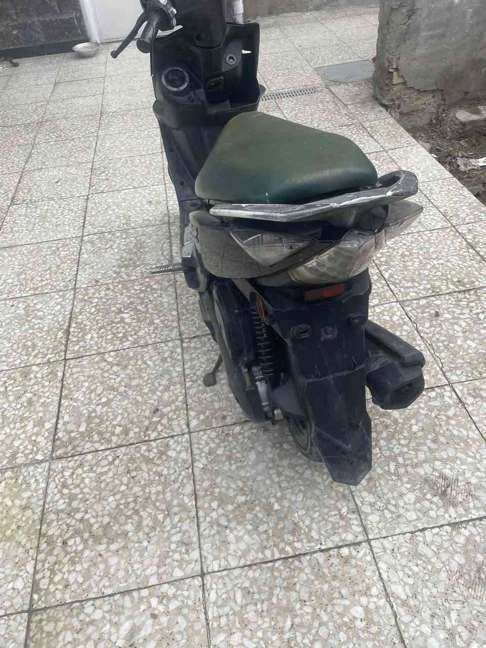 سلام عليكم لبيع دراجة ماكس حديث ياباني نوزل ياباني مابيهة أي نقص محرك مكفول كفرات بلادية أوراق كاملة مكاني بلديات ضباط سعر 650 رقم تليفون ***********
