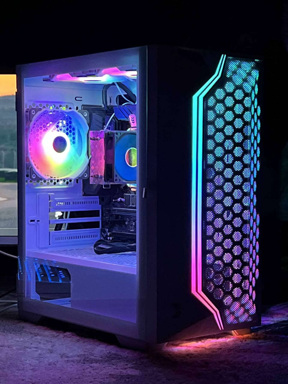 معالج رايزن 5 5650ge
كارت شاشه msi 1650 

بور سبلاي fsp 700 واط 

رامات من تيفورس 16gb 3600mhz

مذربورد asus b450 m pro النسخة الثاني اعلى شي

كيس من شركة زكماتك ميني و حلو لون ابيض

مبرد معالج من ديب كول هوائي حراره ممتازه مع استخدام المكثف 65 

هاردات عندك m.2 128 gb براند hikivition

وهارد 1tb wd ماركه ممتازه 
وهارد 500 ssd ماركه ممتازه 
السعر 575 
يجي وياها كيبورد ميكانيكي +
ماوس ماركه كول ديب كيمنك 
كامل الكيبلات توصيل شاشتك وشد كبل 
ويجي وياها حساب بيه لعبه راست وارما 3


**إذا كنت صاحب هذا الإعلان وتريد حذفه لأي سبب، رجاءا أرسل رسالة إلى الدعم الفني**