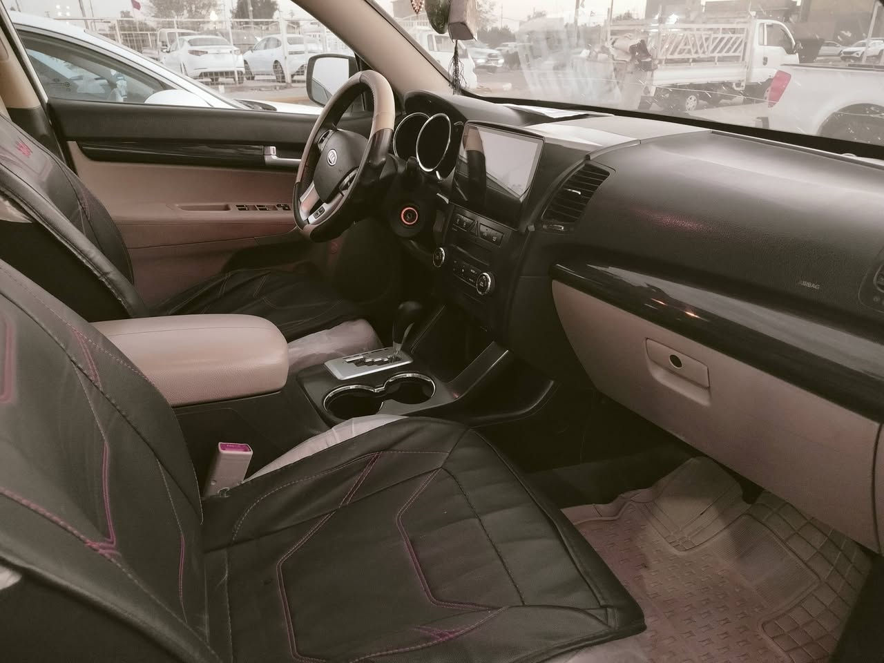 السلام عليكم كيا سورينتو موديل 13 
خليجي محرك 2400 دوش
 سياره جاهزه 7 راكب تبريد 3 رقم واسط
 مشروع وطني بيها رش صبغ ثر شخط 
سونار داخل المنشور السعر 152 ورقه 
مكان السياره واسط ***********
