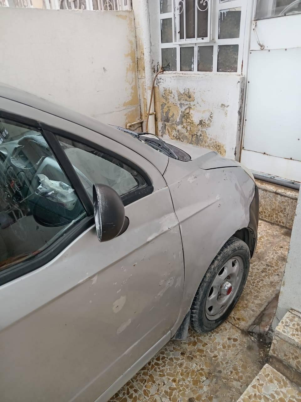 السلام عليكم للبيع سبارك
محرك كير نظيف ما بي شي السياره رقم مسطره 
يبيعها الشرعي يعني شرط الوكاله والتحويل من الشرعي
 والمكاتبه مع الشرعي مالها 
بيها ضرر مال تحرير جهة اليمين باب وجاملغ والباقي اتجيك عند الفيتر والحداد 
تبريد يعوزه كمبريسر
طالب عليها 45 وبيها مجال 
مكلف بالنشر
هذا رقم الشرعي مالها 
***********
