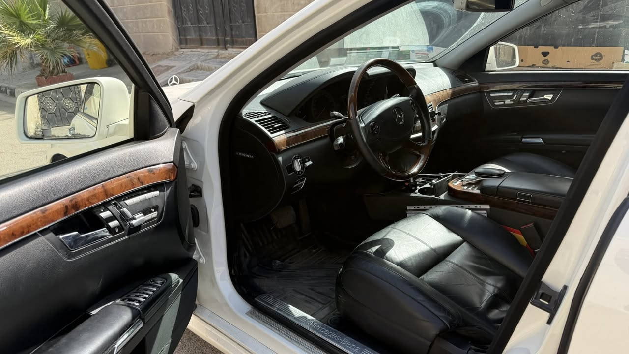 السلام عليكم ورحمة الله وبركاته
مارسيدس s500 موديل 2009 للبيع 
الحجم ال L 
سياره كفاله عامه فول مواصفات ومايحتاج اشرح مواصفات ال s من تحكمات وحوبلس وكلشي 
السعر 220$ 
مكاني البصره


**إذا كنت صاحب هذا الإعلان وتريد حذفه لأي سبب، رجاءا أرسل رسالة إلى الدعم الفني**