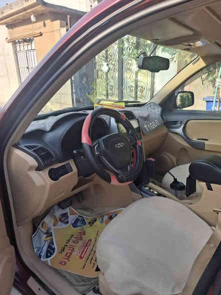 شيري تيكو مديل 2013 لون ماروني سنوية 2030 باسمي رقم بصرة حديث.
السيارة مصبوغة صبغ عام ومعمرة .
السايرة كل شيء يشتغل بيها تحكم ستيرن دفئة مقاعد شاشة سماعات.
المحرك والكير بلاد بس مصلحات يعني مفتوحات بس السيارة ما ناقصها شيء من العزم بيها انطلاقية وثابته.
بيها مشكلة بدبة البرشر الضغط الخاص بالبريك في هذه الشيء ياثر على شوي على استقرار المكينة بس مو ذاك التاثير الجبير .
السيارة نظيفة من برة ومن جوه لان مفتوحة الغرفة مالتها ومغسولة.
بيها تكحيلات بالجاملغ الخلفي والباب خلف السايق والدعامية طرف منها يحتاج بوليش حتى يتساوى اللون وي لون السيارة .
زوج تايرات جديد.
السايرة طالعة محافظات ماشية فوك 234,000km
سعر السيارة 51 وبيها مجال قليل للشراي 
للتواصل .
***********
موقعي البصرة قضاء الزبير
