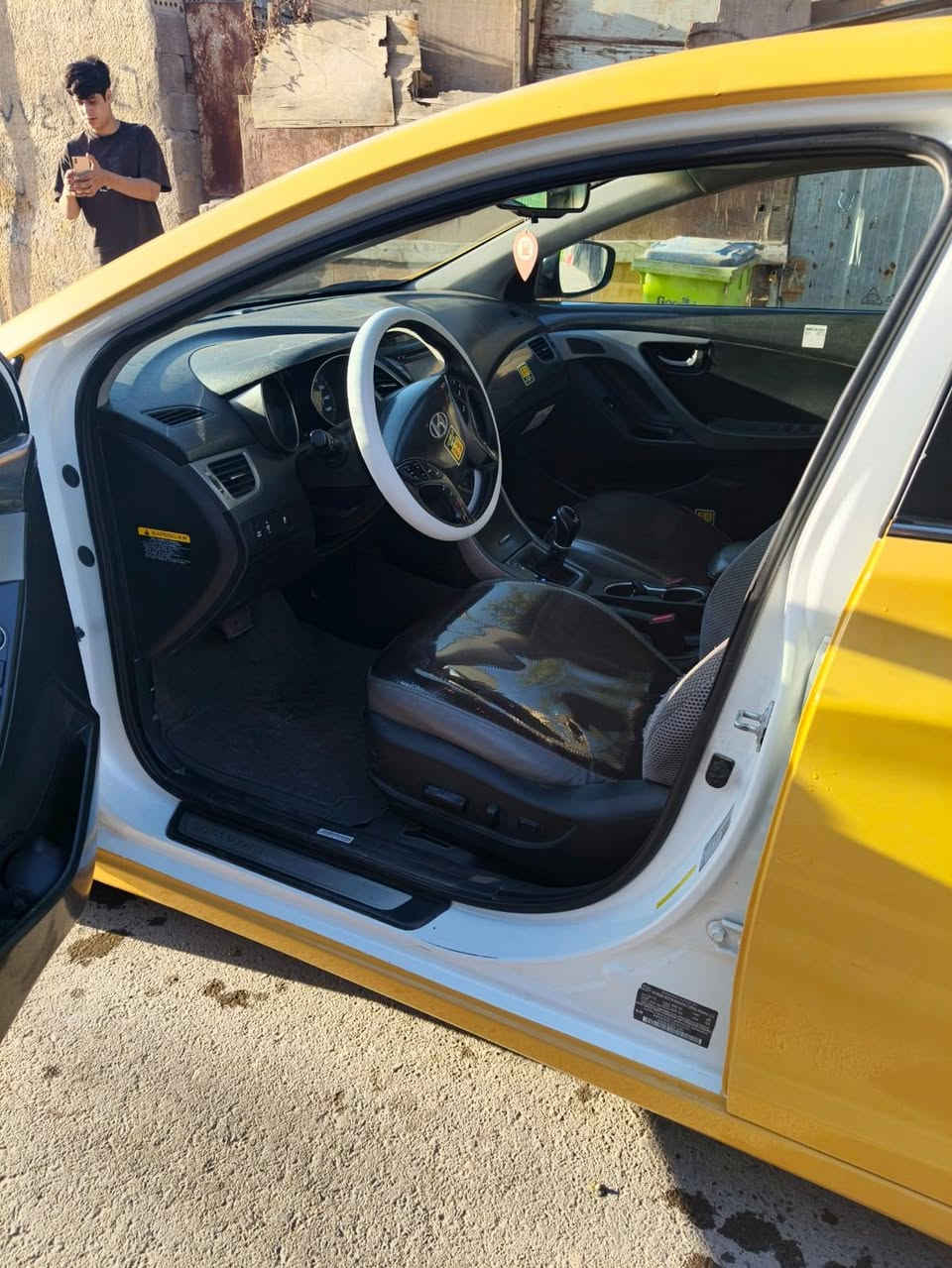 السلام عليكم 
16
الانتر 1/1 فول فول فول 
مكينه 1800 دوش قبل شهر شاهدها حاويه برغي ممفتوح بيه كير صدر تايرات كله جديد 
دوشمه جاهزه سياره ما نقصه شي 
حادثه سونار موضح بل منشور 
مكاني بغداد المدينة
السعر 113  
***********
***********
