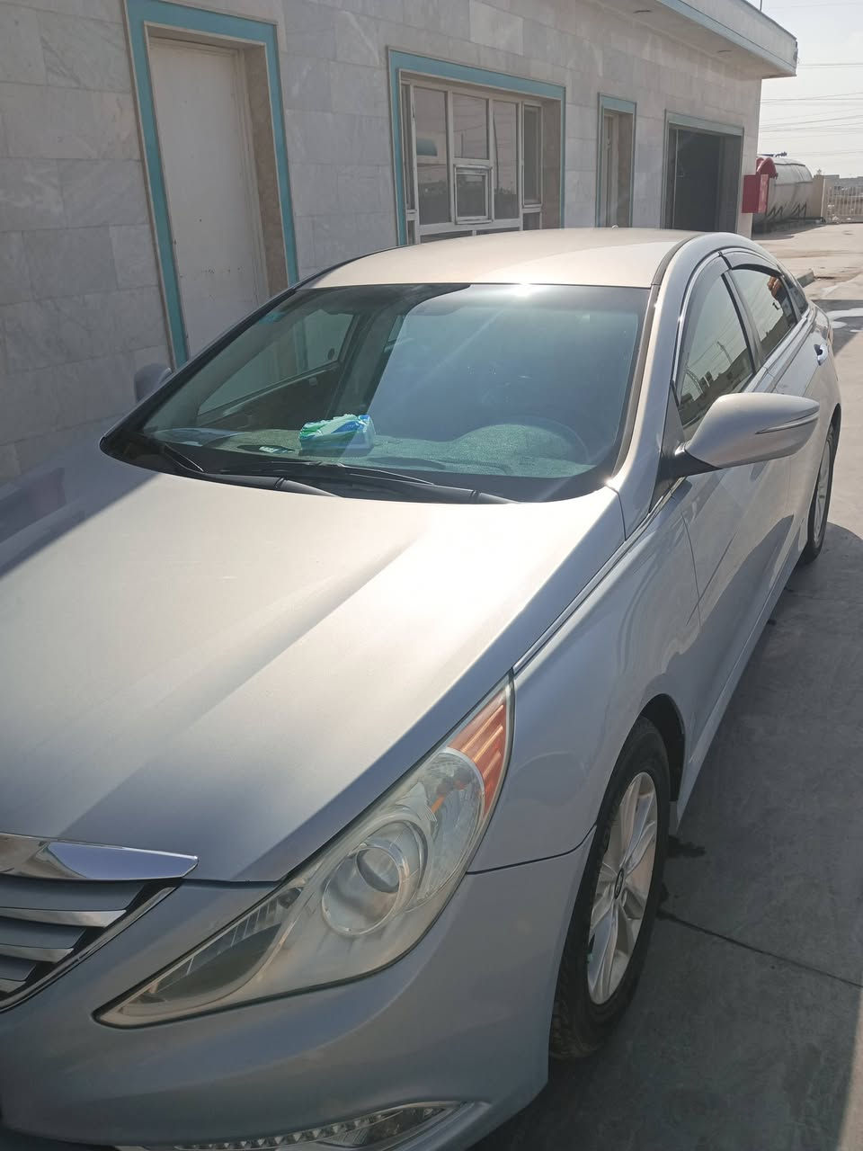 السلام عليكم سوناتا للبيع موديل 14 امريكي مكفولة عدة شبر بل باب على وضع الشركة رقم بغداد باسمي مكا كوت حي الجهاد للاتصال ***********
