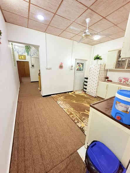 دار طابقيين زراعي للبيع المساحه ١٣٠ م 
الدار جديد مال جناي 
اساس صب كونكريت سكف صب كونكريت 
ارضيه بورسلين سيراميك وسقوف كله البيت 
لبخ جص وبورك يحتوى 
الطابق الاول غرفه و صاله ومطبخ واستقبال و صحيات ٢ ومكشوفه وساحه 
الطابق ثاني غرفه وصاله وبيتونه وصطح 
عرض الشارع ٩ م 
قريب ع التبليط مسافه ٣٠ م 
العنوان ملحق حي ١٧ تموز 
قرب جامع الاحسان 
السعر ٤٢ مليون 
للاستفسار 
مكتب الجنابي 
واتس واتصال 
***********
