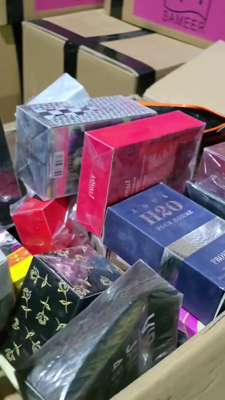 عرض عطور 
السعر الجديد الكيلو ب 15الف
فوحان وثابتية عمر✨️💘مو ساعه
***********
***********
