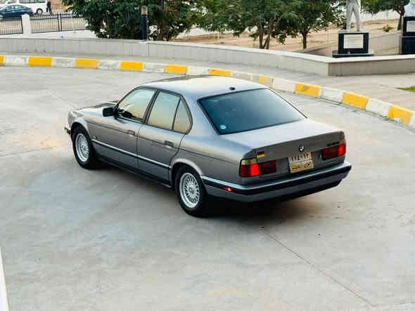 للبيع 525موديل 1992گير اوتوماتيك تبريد تدفئه شغال سياره صبغ عام للجمالي بدون ضربه بدون خياس رقم سليمانيه سنويه هزه جديد سعر 67بي مجال 
***********
***********
مكان سياره كركوك حي العسكري كركوك
