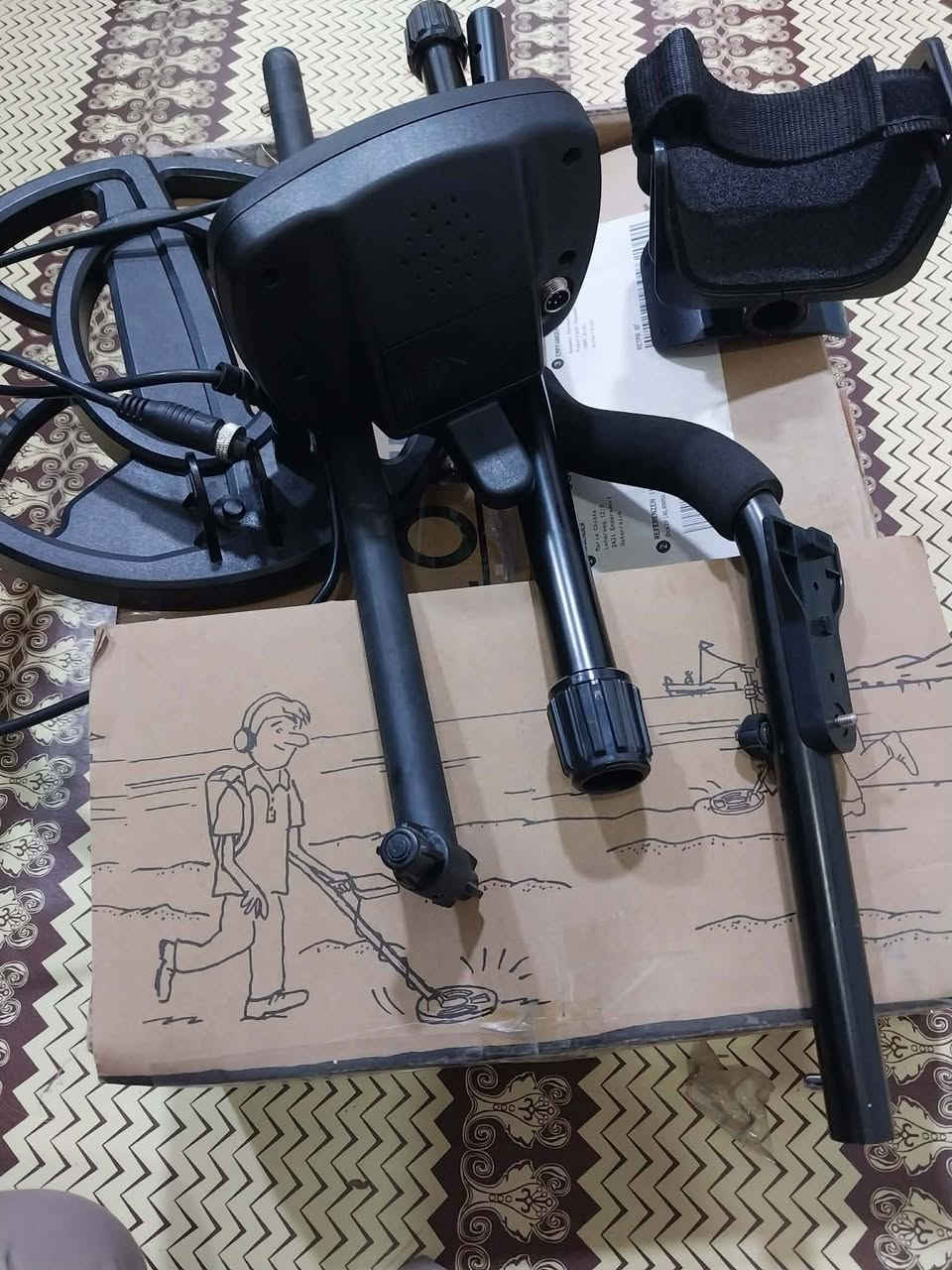 السلام عليكم جهاز كاشف للبيع جديد كامل اشتريته باله من مزاد ب٤٥٠ الف ماعرفله ولا مستخدمه ***********
