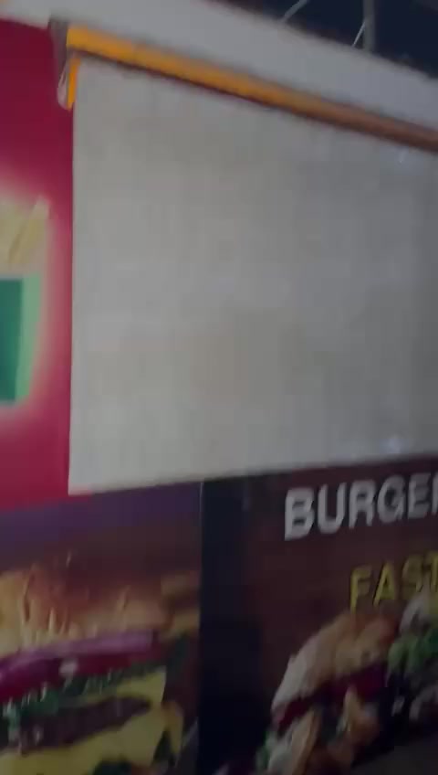 كرفان مطعم سحب ٣.٥×٢.٥ كامل مطعم يحتوي على شوايه بركر وقلايه كامل *********** مكاني البلديات قرب سيطرة ساحة الحمزه ...
