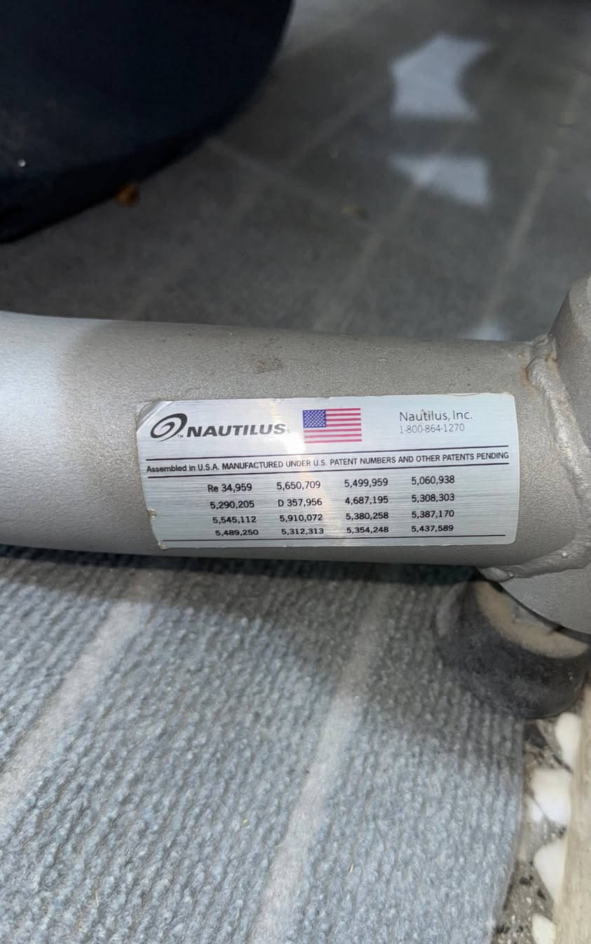 متوفر جهاز أوربتراك أصلي من شركة Nautilus, Inc. الأمريكية 🇺🇸
جودة عالية وأداء قوي، مناسب للتمارين اليومية وحرق الدهون بدون ضغط على المفاصل

تمرين كامل للجسم (أرجل + يدين)
يساعد على حرق الدهون وشد الجسم
حركة ناعمة وثابتة
شاشة إلكترونية لعرض الوقت والسعرات والمسافة
مناسب للاستخدام المنزلي

الجهاز نظيف وجاهز للاستخدام
ماركة معروفة وعمره طويل

مناسب للبنات والشباب اللي يريدون يحافظون على لياقتهم بدون نادي
📩 للحجز أو الاستفسار خاص


**إذا كنت صاحب هذا الإعلان وتريد حذفه لأي سبب، رجاءا أرسل رسالة إلى الدعم الفني**