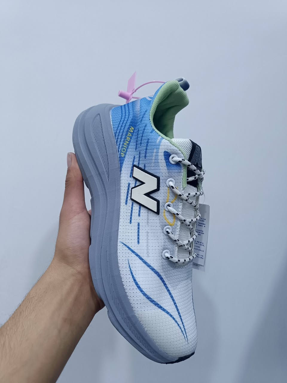 سعر القطعة 13,000
سعر القطعتين 25,000
سعر3قطع ب38,000
سعر 4 قطع 50,000
سعر 5قطع ب60,000
القياسات (من41الى45)
الموديل فول خفيف وطبي 
الطركة فوم طبي 
يوجد توصيل لكل محافظات العراق 
3,000 لفترة محدودة 
الكمية قليلة 
كل الي عليك تراسلني وتكتبلي القياس الي تلبسة وادزلك الالوان الموجودة بقياسك 
العنوان : الانبار_ الصقلاوية _ الشهداء الثانية 
للتواصل 
***********
