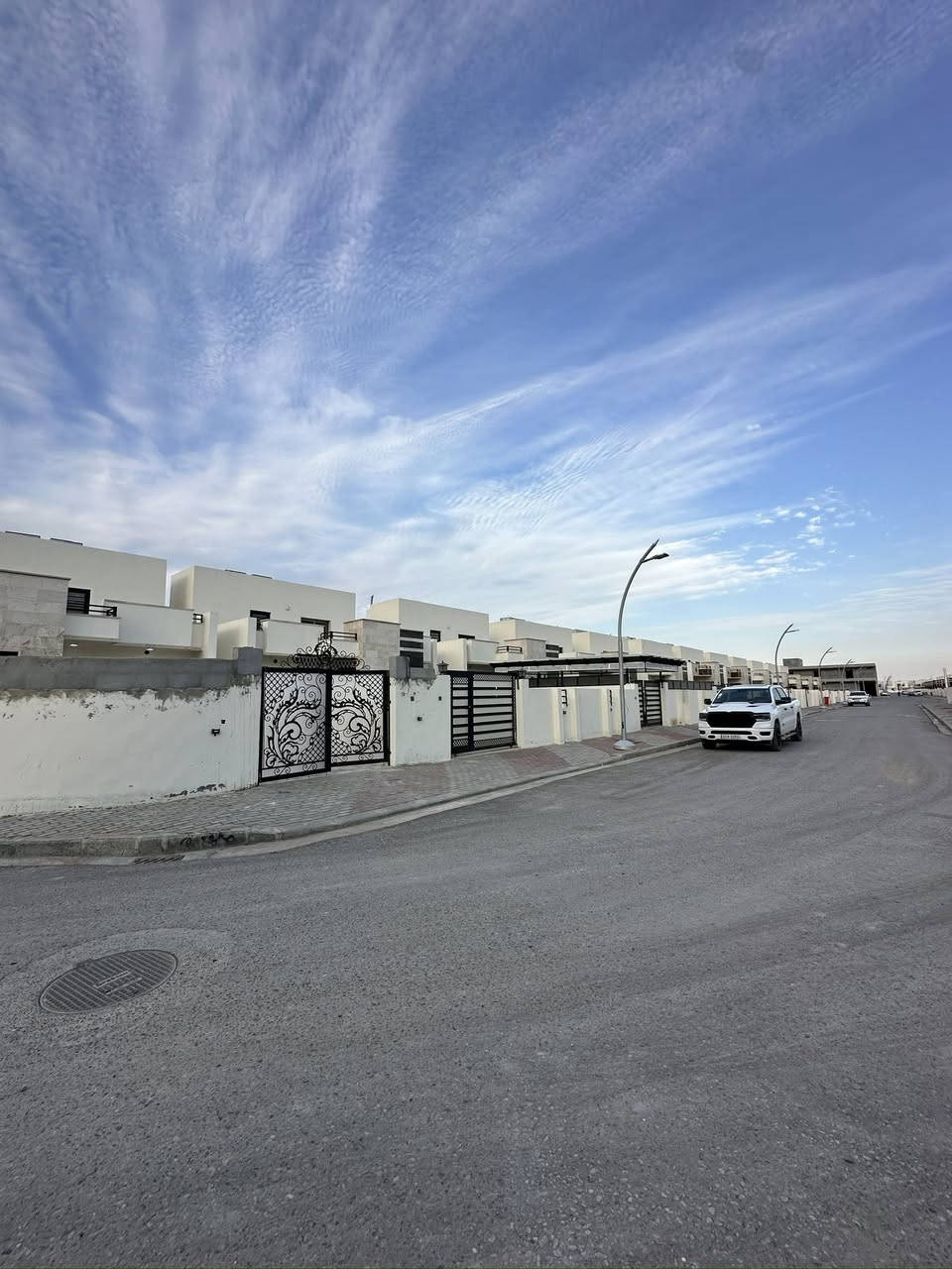 دار صفر للايجار   ( القرية الهولنديه )
ال 100 دار
مساحة 400 متر 
3 غرف نوم+ هول + ستقبال  + مطبخ  

؛ الاستفسار  اتصال ع 
***********
