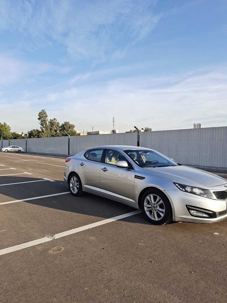 يالله يارزاق السلام عليكم سيارة نوع كيا اوبتما خليجية وكالة الدولية احلى من الصور مكفولةموديل 2012 ماشية 88 الف رقم بغداد مميز ومكانه بغداد سعره 135ورقة رقم الهاتف ***********
