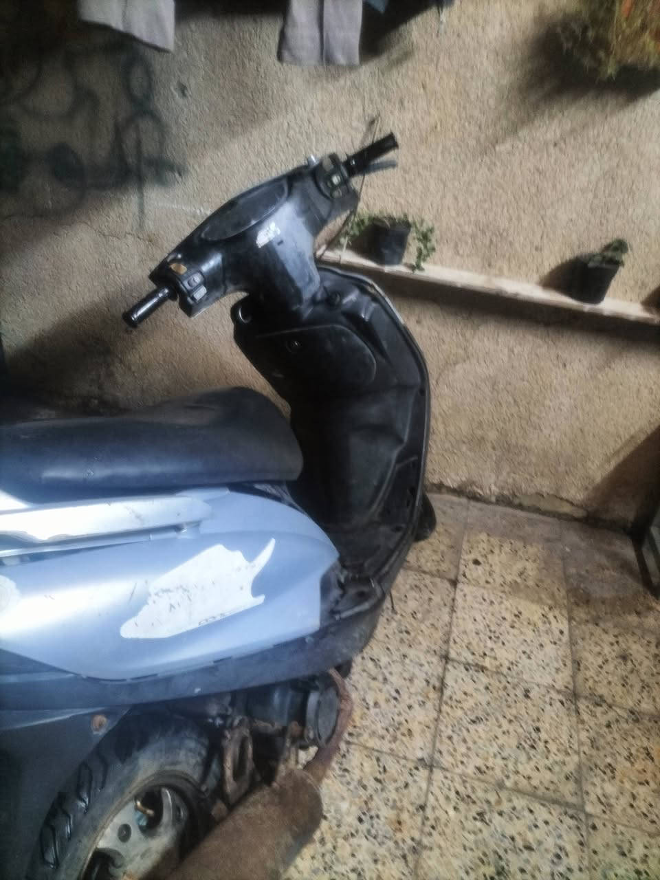 السلام عليكم دراجة ماكس للبيع دراجة حلوة ونضيف شغالة نكرة سلف وهندر نقص باتري مكينة ناعمة كهربايات كلهة شغالة دبلات شغلة تايرات جديد كفرات كلة ختم واحد
مكاني الغزالية سعر 225اوبيهة مجال رقم ***********واتساب
