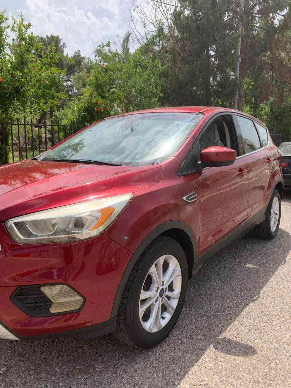 کوردی ؛ 
# Ford _ Escape # 
. مۆدیل / ٢٠١٧ 
. نیو مواسفات Se 
. مەکینە / ,20 V4 ئیکۆ بۆست ، مەکینە کەپس
. ڕەقەم هەولێر سەنەوی ٢٠٢٤ بەسەر چووە 
ڕۆیشتن / ١٠٣ هەزار میل 
. بۆنیت ، چاملغی پێش و چاملغی پشتی سبوغ ، یەک شوێن بچووک تەعدیل 
ئێڕباگ بویتەوە ، جەمپێکی خەفیف پێشی هەیە 

نرخ /  ٨٨ وەرەقە

***********
»»»»»»»»»»»»»»»»»»»

عربي : 

Ford Escape 

. موديل/ ٢٠١٧ 
. مواصفات se 
. محرك V4,20 تيربو 
. جير و محرك . كبس 
. رقم اربيل سنوية منتهي 
. ماشي ( ١٠٣ ) ألف مايل 

. ثلاث قطع صبغ ، 
. بولنت جامرلغ امامي 
. جامرلغ خلفي ، ١ تعديل 
. ايرباك طاك . شوية دواخل شي خفيف 

*********** 

سعر / ٨٨ $ ورقة 

. أربيل, العراق
