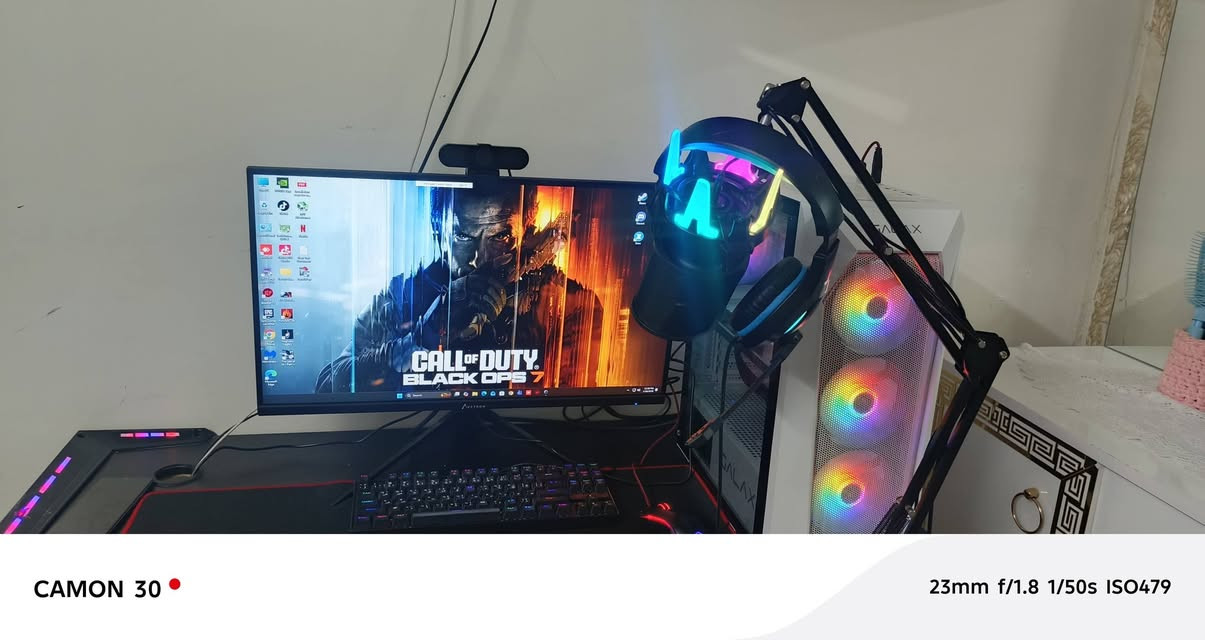 سلام عليكم تجميع بي سي للبيع كامله مثل م أوضح في الصورة تجميع ( كرت الشاشة 4060 نوع السوسز معالج كوار أي فايف جيل ال 12 رامات 16 كيكهssd ذاكرة 1tra تيره اللوحة الام 610 ألسوسز تبريد مائي وياه دركسون كير عادي ويا التجميعه كامله تنباع ويا الميز شاشه 180 هيرتز كاملاً تجي تأخذ وتروح تلعب كبل ) السعر مليون 250  رقم***********
