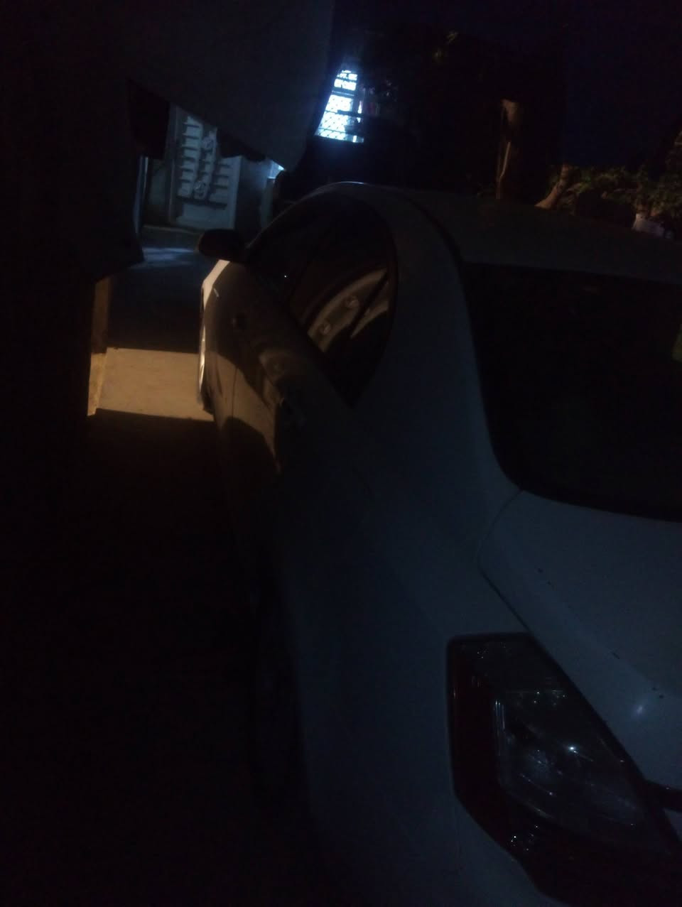 سلام عليكم سياره مكفوله كفاله عامه مانقصه شي سياره خير من الله مكفوله من كلشي مكان سياره كربلاء سعر 50.... رقم ***********
