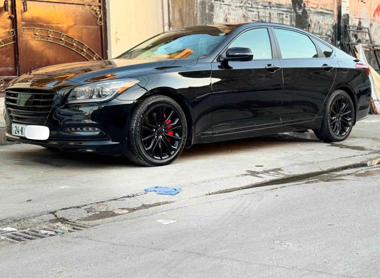 Hyundai Genesis 2016.       
محرك 3.8  فخامة وأداء 🔥

  جينسس موديل 2016 بحالة ممتازة جداً، سيارة تجمع بين الفخامة والقوة والتكنولوجيا الحديثة.
رقم دهوك شرط التحويل 
ماشية في العداد :80 الف ميل
سياره كلين 
اللون الخارجي: أسود ملكي

المواصفات الميكانيكية:
• محرك 3.8 لتر V6
• نظام اختيار وضع القيادة (Eco / Comfort / Sport)
• أداء قوي وثبات عالي على الطريق

المواصفات الداخلية:
•بصمة   
• مقاعد جلد فاخرة كهربائية
•قيادة ذاتية 
• رادار 
• تنبيه الخروج عن المسار 
• ذاكرة للمقاعد
• شاشة معلومات كبيرة
• نظام صوتي
• تحكم كامل بالمقود
• تشغيل بصمة (Smart Key)
•دبل عداد

 •ستائر خلفية و جانبية

المواصفات الخارجية:
• سقف بانوراما
• إضاءة LED نهارية
• جنوط رياضية أنيقة
• مرايا كهربائية مع إشارات ترحيب 

أنظمة الأمان:
• كاميرا خلفية
• حساسات ركن
• نظام مانع الانزلاق
• نظام الثبات الإلكتروني
• وسائد هوائية متعددة

السيارة نظيفة جداً من الداخل والخارج وتوفر تجربة قيادة فاخرة ومريحة.
📍 العنوان كركوك 
*********** 
السعر 200 وبي مجال قليل كركوك, العراق

