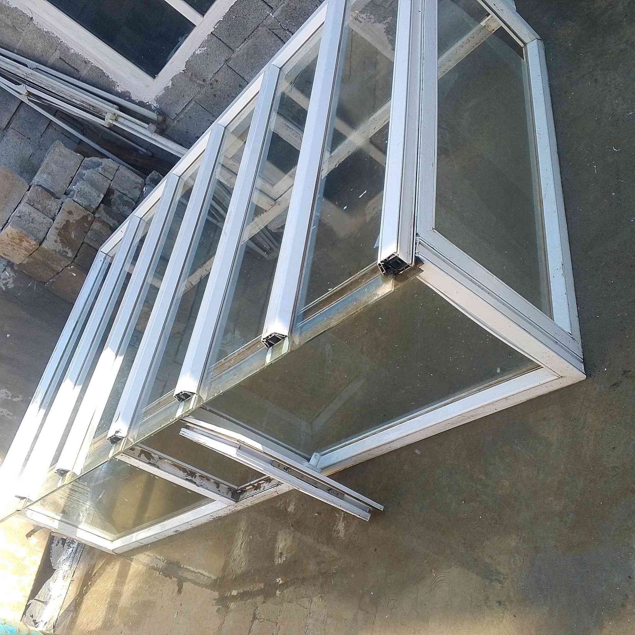 كلاورؤزنة بيعيب كامل شوشةى بيوةية
***********
