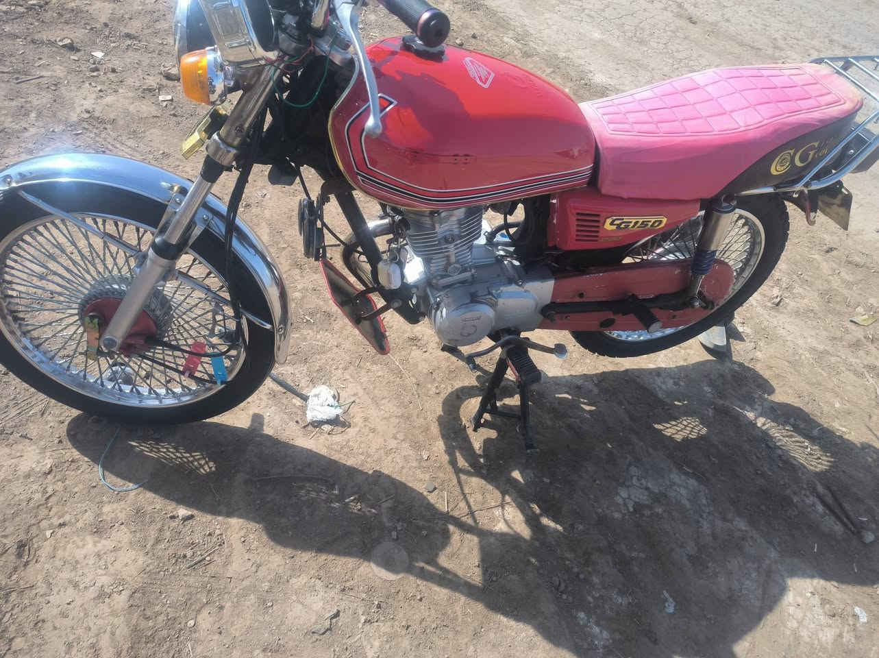 سلام عليكم دراجه البيع مديل 2022دراجه خير من الله ما ناقصه شي كلك  اسويلك مكاتبه عن سرقه نامه برو  هاذه رقمي *********** بي وتساب دراجه كلشي بيه شغال
