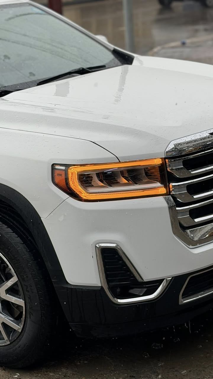 سلام عليكم جمسي اكاديا موديل 2023 فول عدا الفتحه السيارة بـ إسم ابوي مخليته نضيفه استخدامي ومحافضه عليه الصور تحكم السعر 230 ورقة 
مكاني بغداد جميلة: ***********
حادثه قطعتين.
