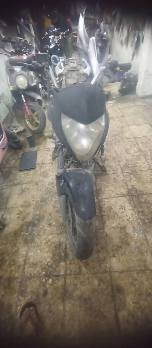 السلام عليكم دراجه كيرمرقم جانت متروكه بس اليوم شغلتهه وكملتهه مابيهه نقص خيرمن الله بس سنويه ضايعه صاحبهه ابوسنويه بل كفاح يحول السعر600العنوان بغدادالكريعات ***********
