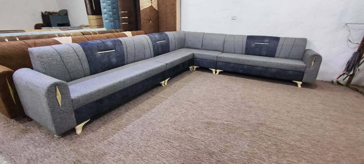 يابلاش يابلاش .    ✌️💕

يعلن معرض الامير عن توفير جميع الالوان وموديلات 
مميزه 🤗🫶🏻
حسب طلب الزبون 🆕
يتكون الديوان من 6قطع 
      قياسه (6 امتار ونص)❤️
     
10 مقاعد 🩷

كما تتوفر قياسات حسب المساحة والطلب 🫣✨
مواصفات  العمل ✨
خشب جام روسي 
المقعد بلوك اصلي 
سفنج مميز 
قماش تركي درجة اولى 🇹🇷
العمل نفس الموصفات المذكورة
ملاحظة:يوجد مع كل طلب 4 كوشات هدية 🤍✨
 🇮🇶🤍
سعر الديوان 300الف فقط 
ملاحضه
للحجز مراسله الصفحة 🤗👍او الاتصال على الرقم.ا*********** او  ***********واتس اب 🥰🤍
