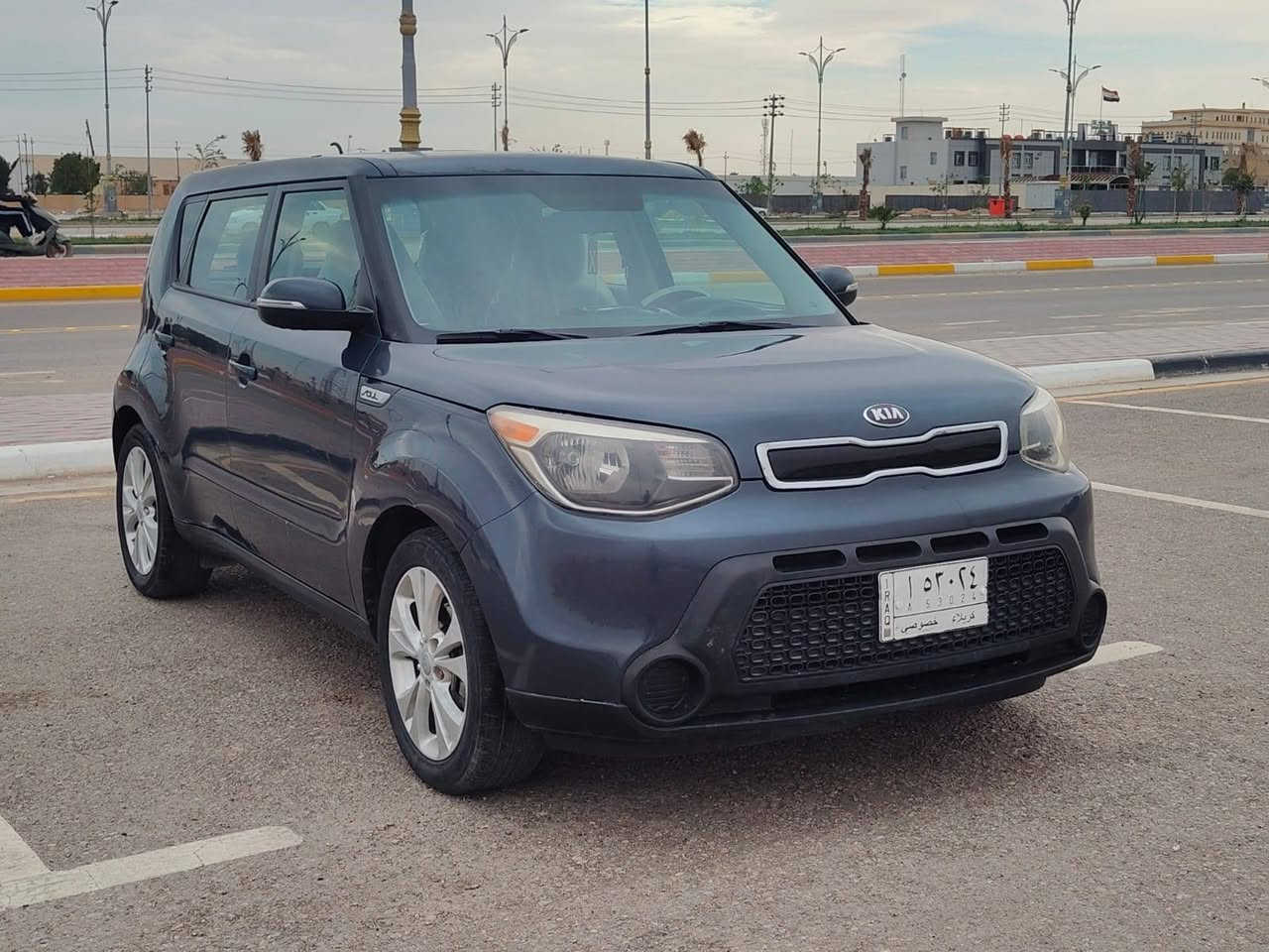 سلام. عليكم ورحمة للبيع صول مديل 2016 وارد أمريكي ليبل واحد صبغ  بنيد فقط والباقي مكفوله كفاله عامه مكينه 2000وكير مكفولات حداديه تخم تاير تبريد ثلج موصفات جيتي لاين ويل كب كروم شاشه كامره شاير مري سستم دمام سماعات  وبيه بعد موصفات سياره جديده وجاهزه من كلشي السعر 107 وقابل للتفاوض الستفسار نتصل *********** مكان سياره كربلاء
